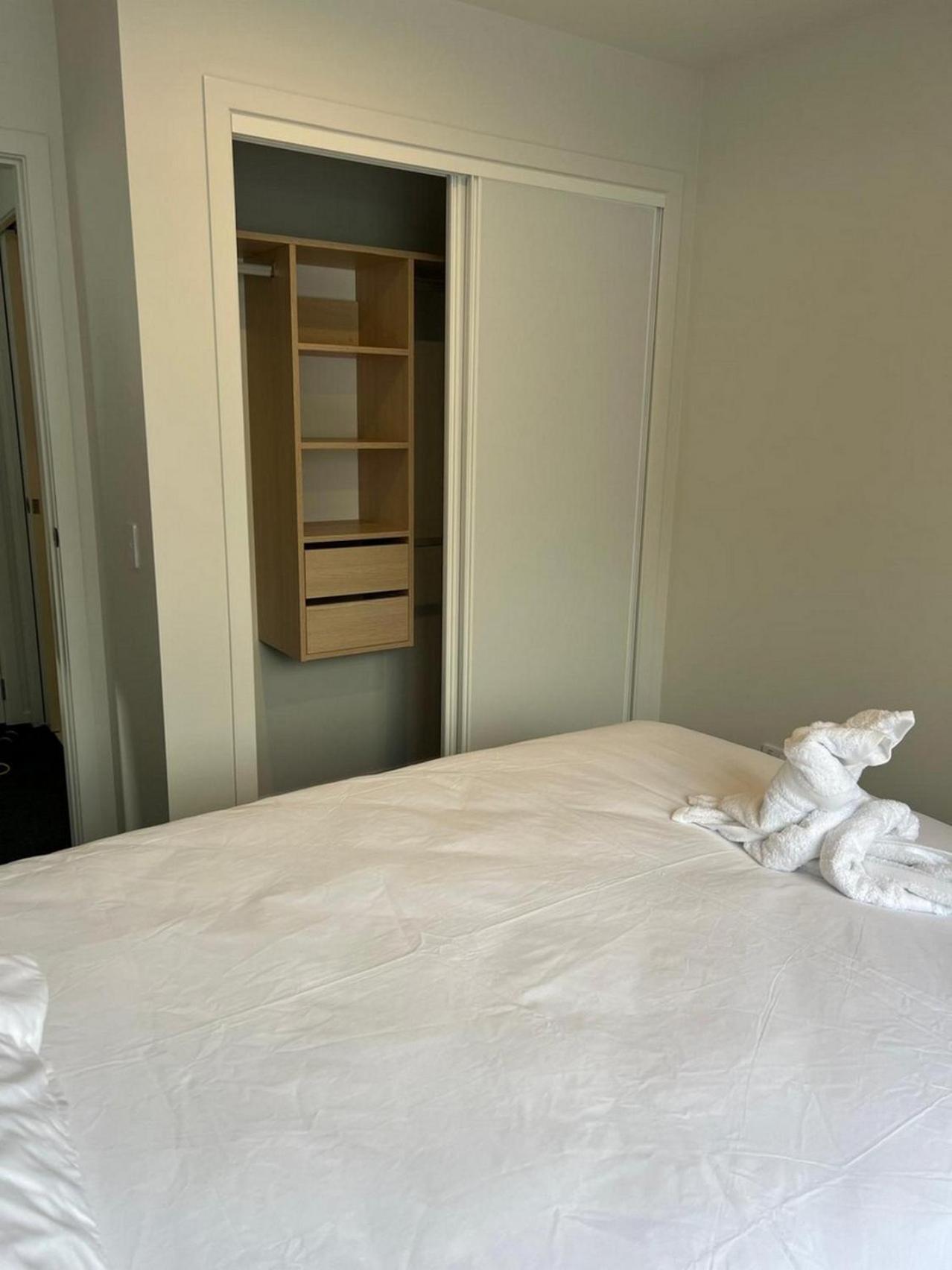 Central Modern 3-Bedroom,3- Bathroom House With Patio And Carpark- Lower Hutt City Centre Extérieur photo