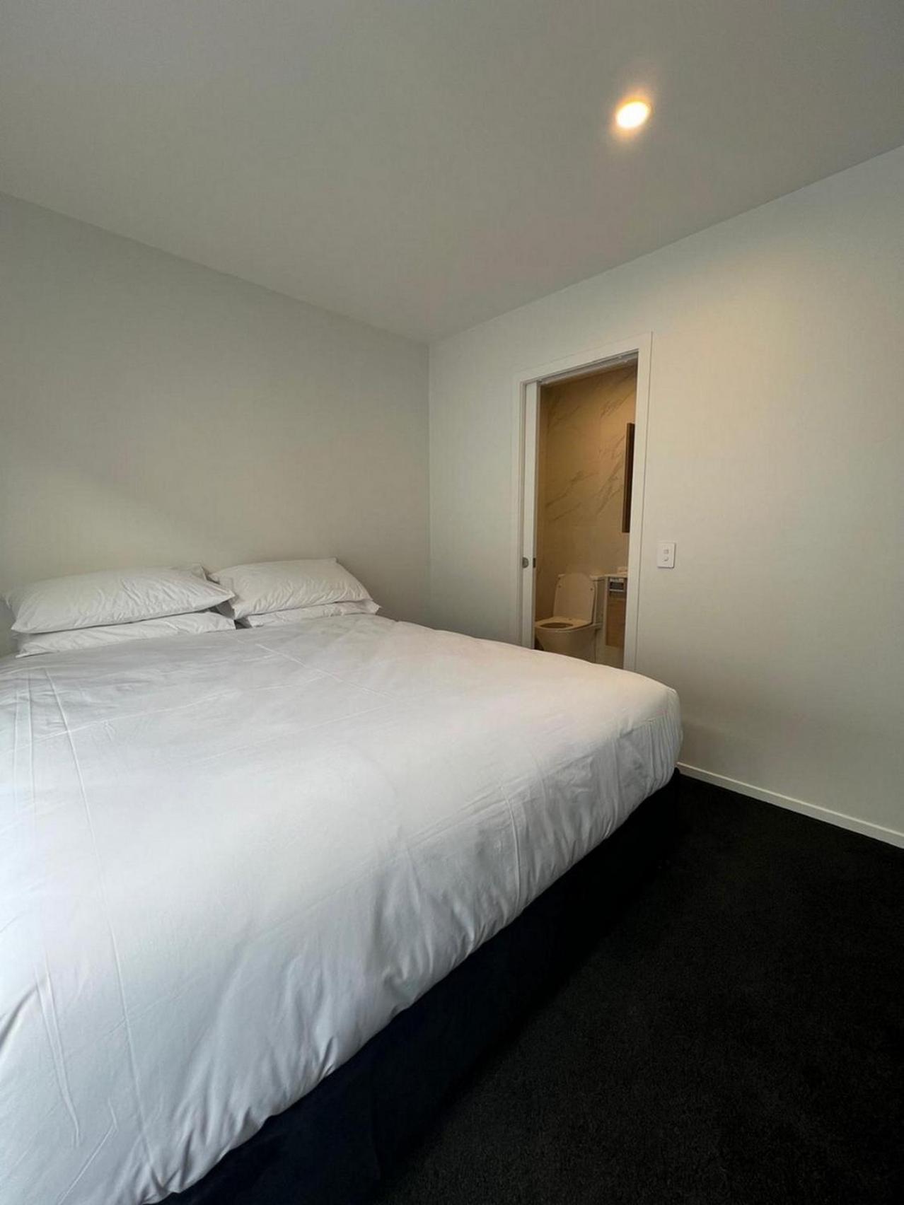 Central Modern 3-Bedroom,3- Bathroom House With Patio And Carpark- Lower Hutt City Centre Extérieur photo