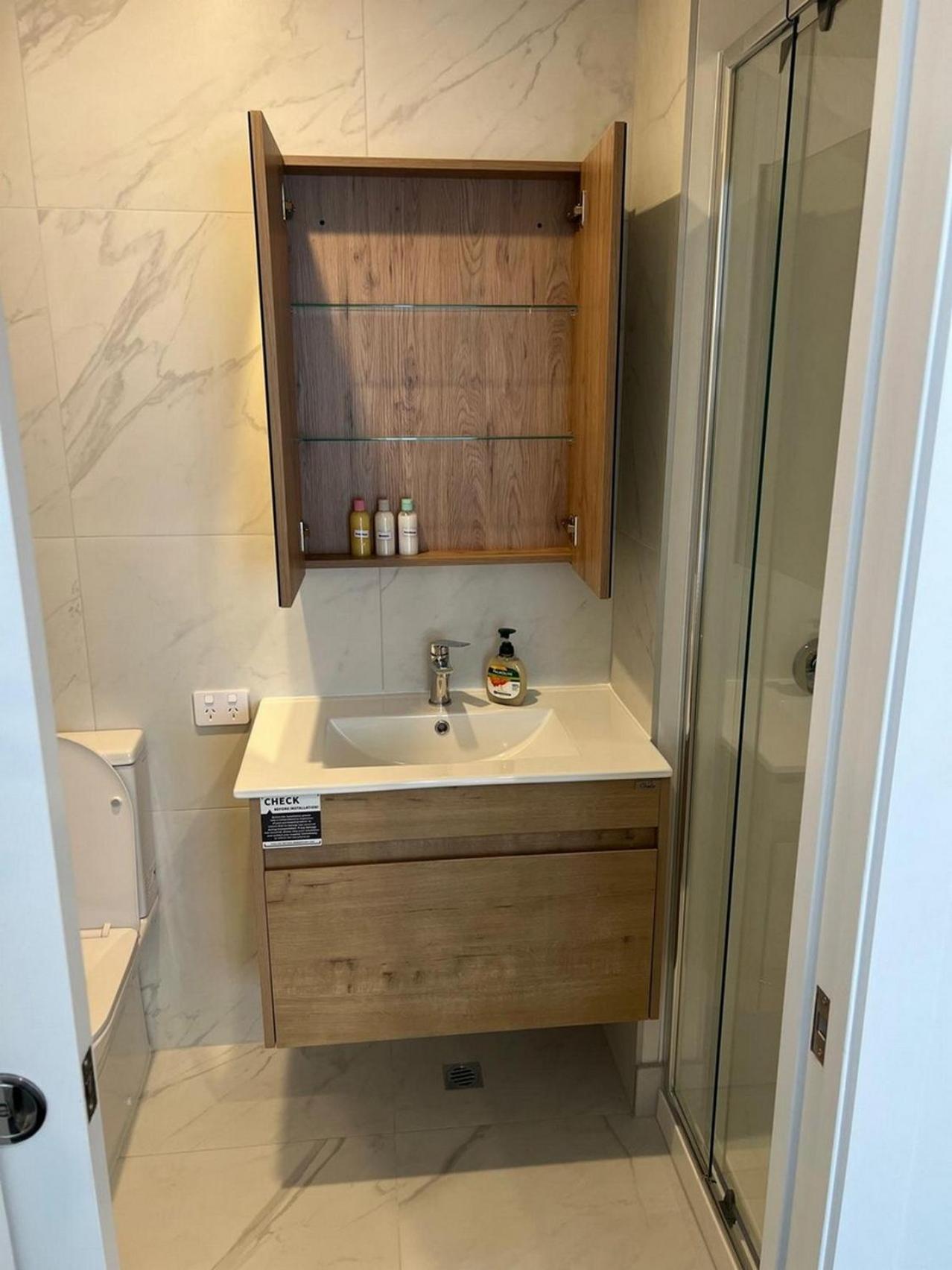 Central Modern 3-Bedroom,3- Bathroom House With Patio And Carpark- Lower Hutt City Centre Extérieur photo
