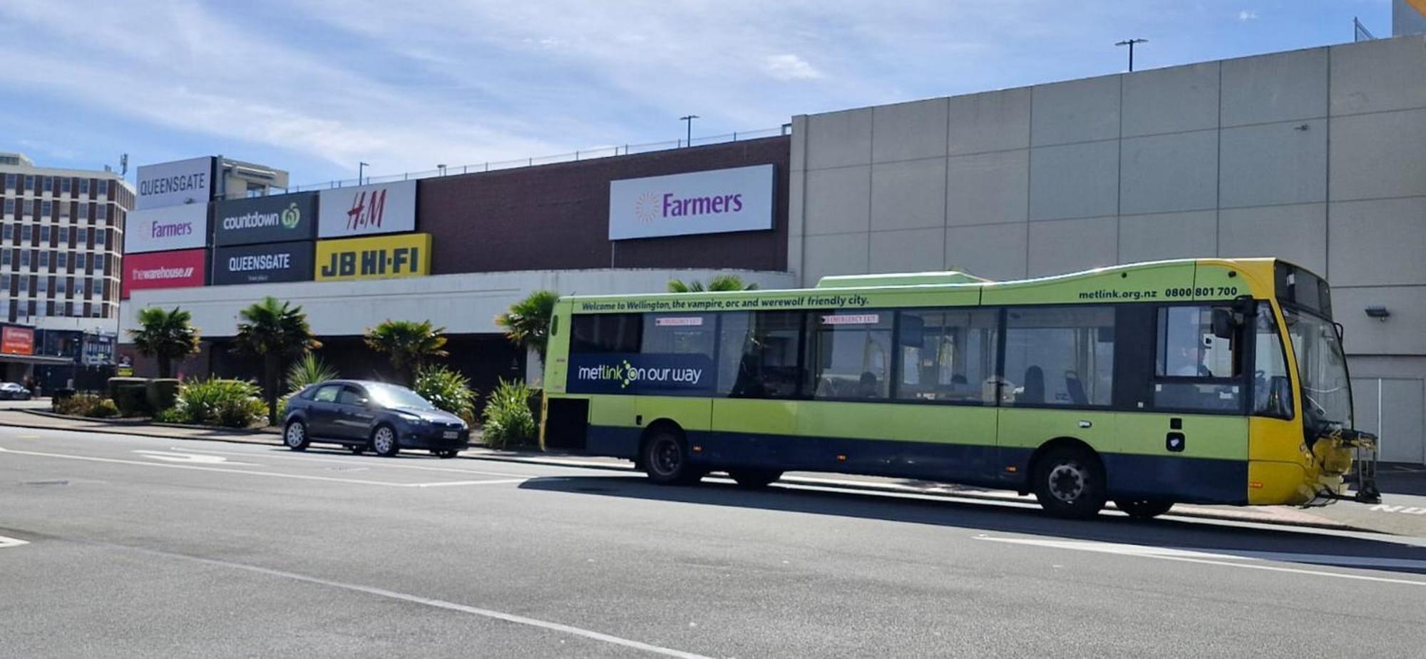 Central Modern 3-Bedroom,3- Bathroom House With Patio And Carpark- Lower Hutt City Centre Extérieur photo